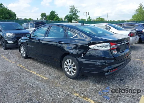 2017 Ford Fusion S z USA, uszkodzony, nr VIN 3FA6P0G71HR279548